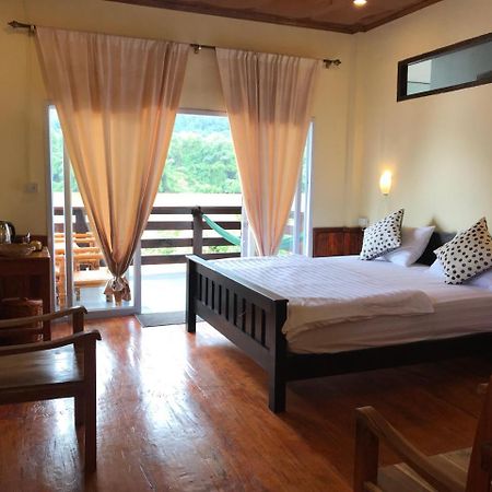 Riverview Bungalows & Gh Muang Ngoi Экстерьер фото