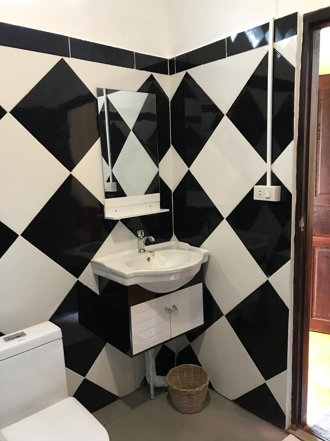 Riverview Bungalows & Gh Muang Ngoi Экстерьер фото